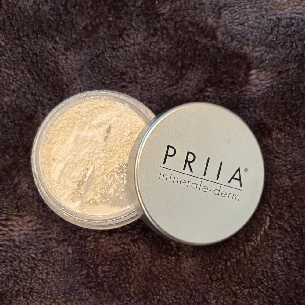 Priia Minerale-Derm‎ Calm Down Advances Anti-Blemish Powder